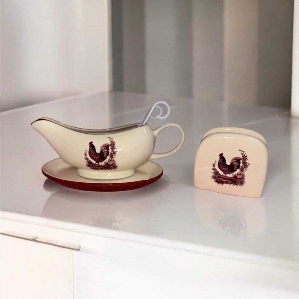 🔻Vintage🔻 NWOT, Gravy Sauce Boat & Napkin Holder Set, Beige & Burgundy 🐔